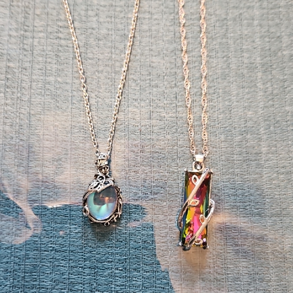 Elegant Silver and Multicolor Pendant Necklace Set
